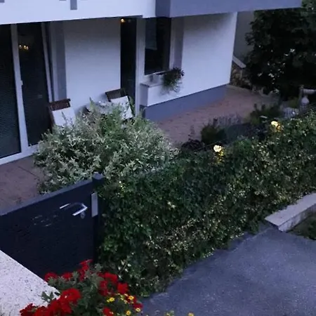 Apartma Julija *